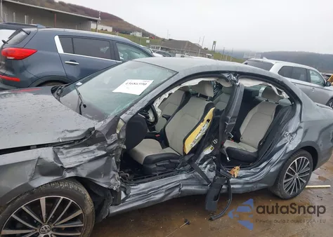 2015 Volkswagen Jetta 1.8T Sport из США, поврежденный, VIN 3VWD17AJ2FM402362